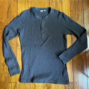 Uniqlo Heather Grey Thermal Henley